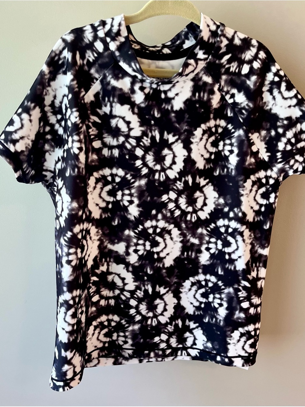 Athleta Girl Swim Rashguard Size Medium/8-10 Mock Neck Black White Tie Dye Print